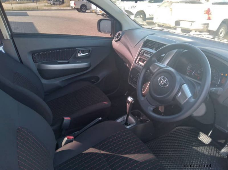 2022 Toyota 1.0 TOYOTA AGYA AT pictures