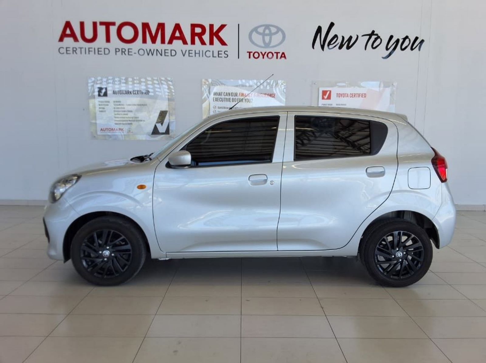 2024 Toyota VITZ 1.0 XR AT pictures