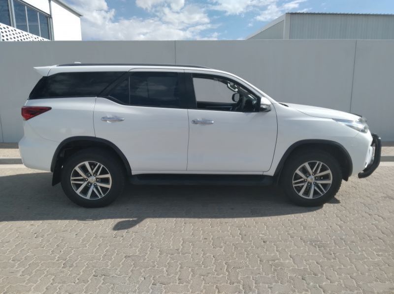 2017 Toyota 2.8 GD6 FORTUNER RB 6AT pictures