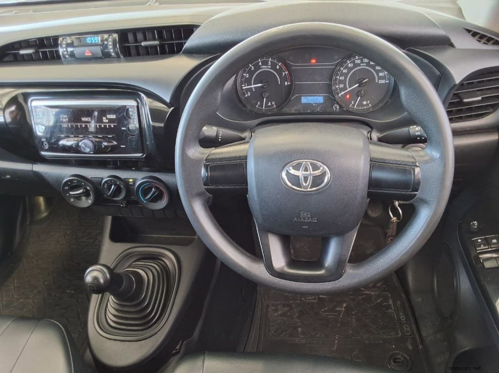 2021 Toyota Hilux 2.0 VVTi MT A/C pictures