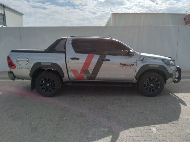 2023 Toyota HILUX 2.8 D/CAB 4X4 LGD MT pictures