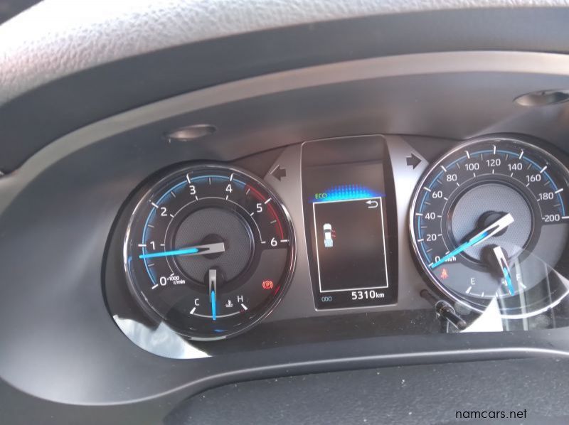 2023 Toyota HILUX 2.8 D/CAB 4X4 LGD MT pictures