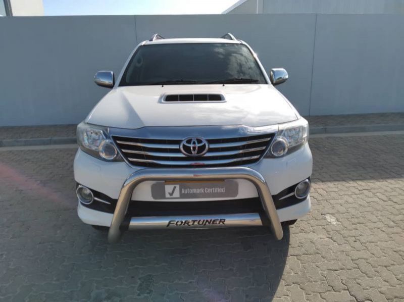 2015 Toyota 3.0 D4D TOYOTA FORTUNER RB MT 4X2 pictures