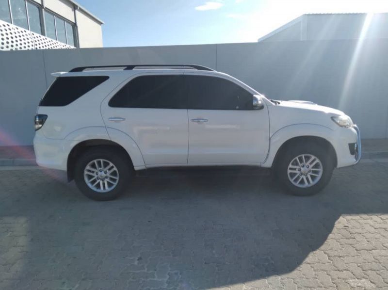 2015 Toyota 3.0 D4D TOYOTA FORTUNER RB MT 4X2 pictures