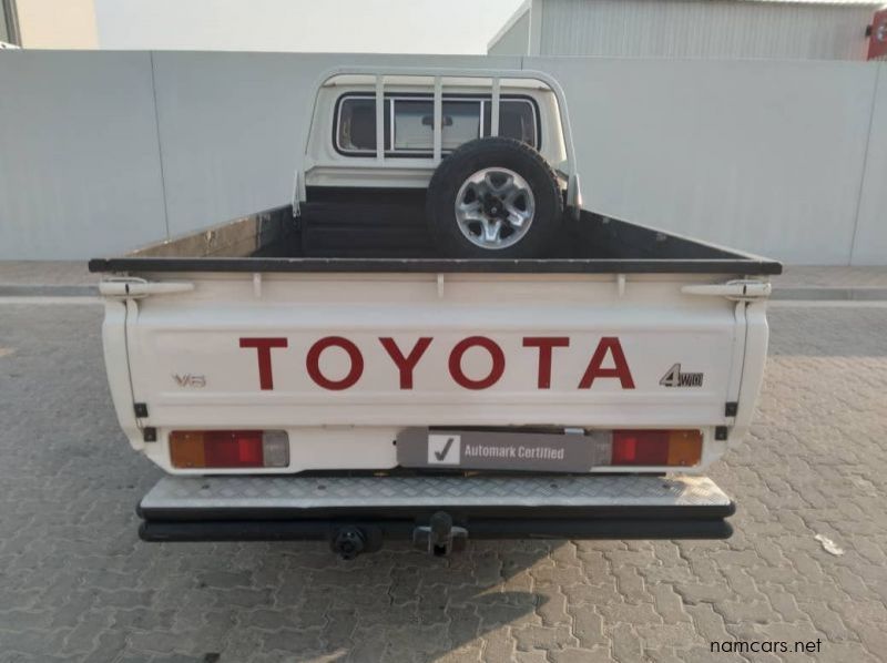 2014 Toyota 4.0 V6 TOYOTA LAND CRUISER S/CAB pictures