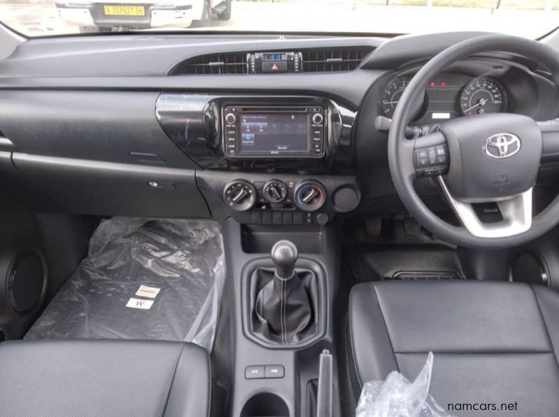 2023 Toyota 2.7 HILUX DC RB SR MT pictures