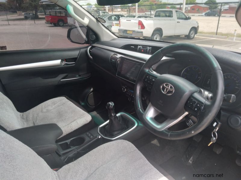 2016 Toyota 2.8 GD6 HILUX DC 4X4 MT pictures