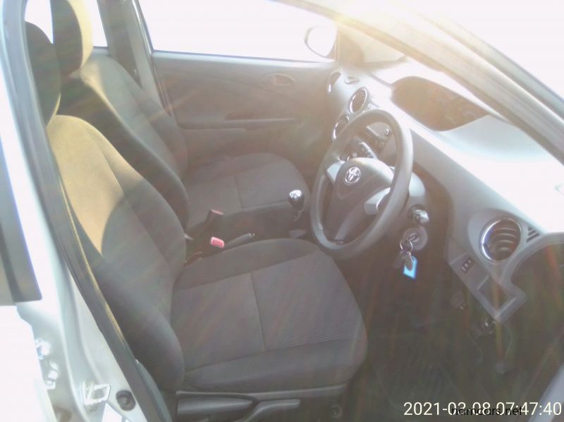 2017 Toyota 1.5 ETIOS SPRINT HATCH BACK pictures