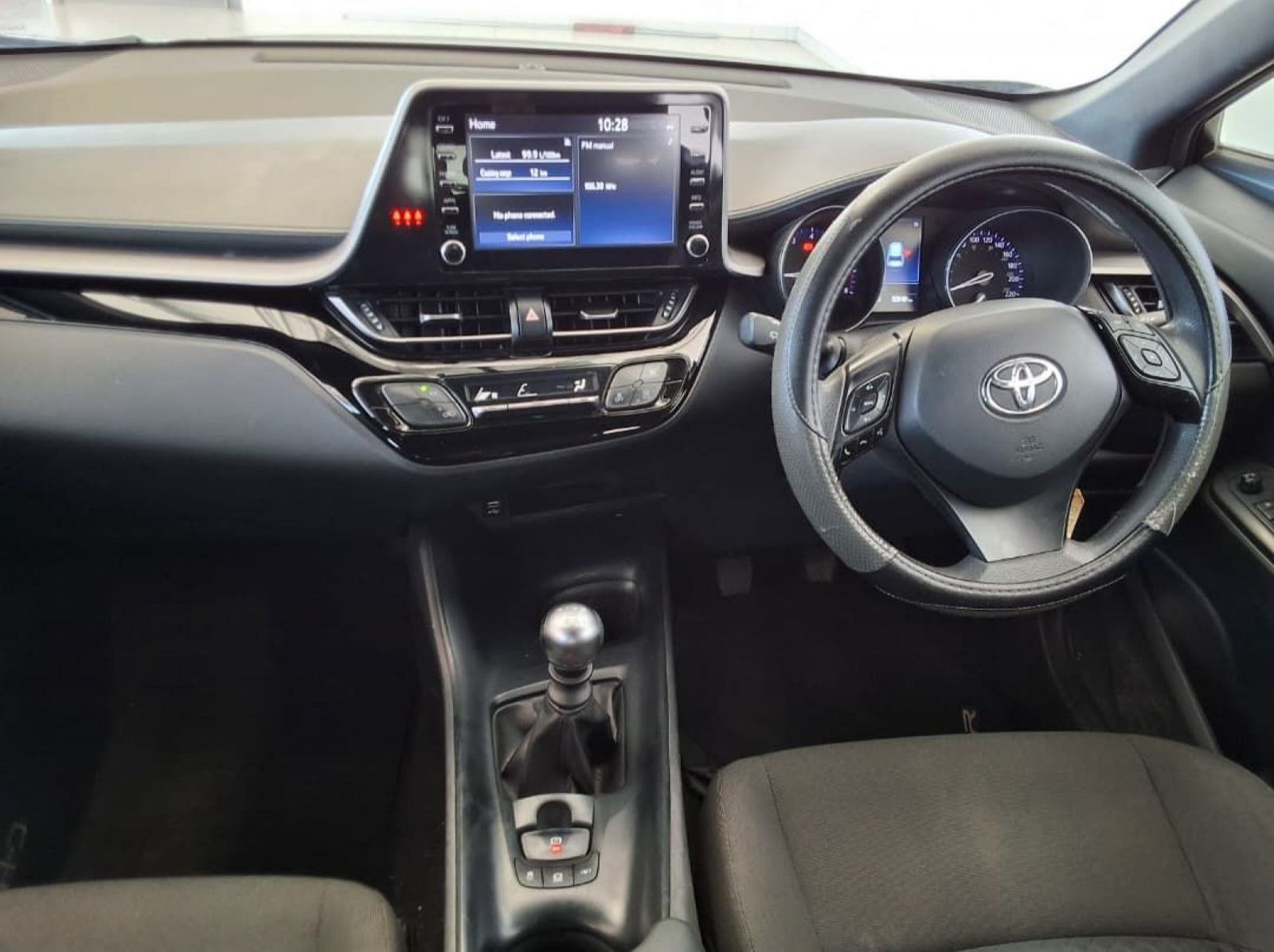 2021 Toyota C-HR 1.2T pictures