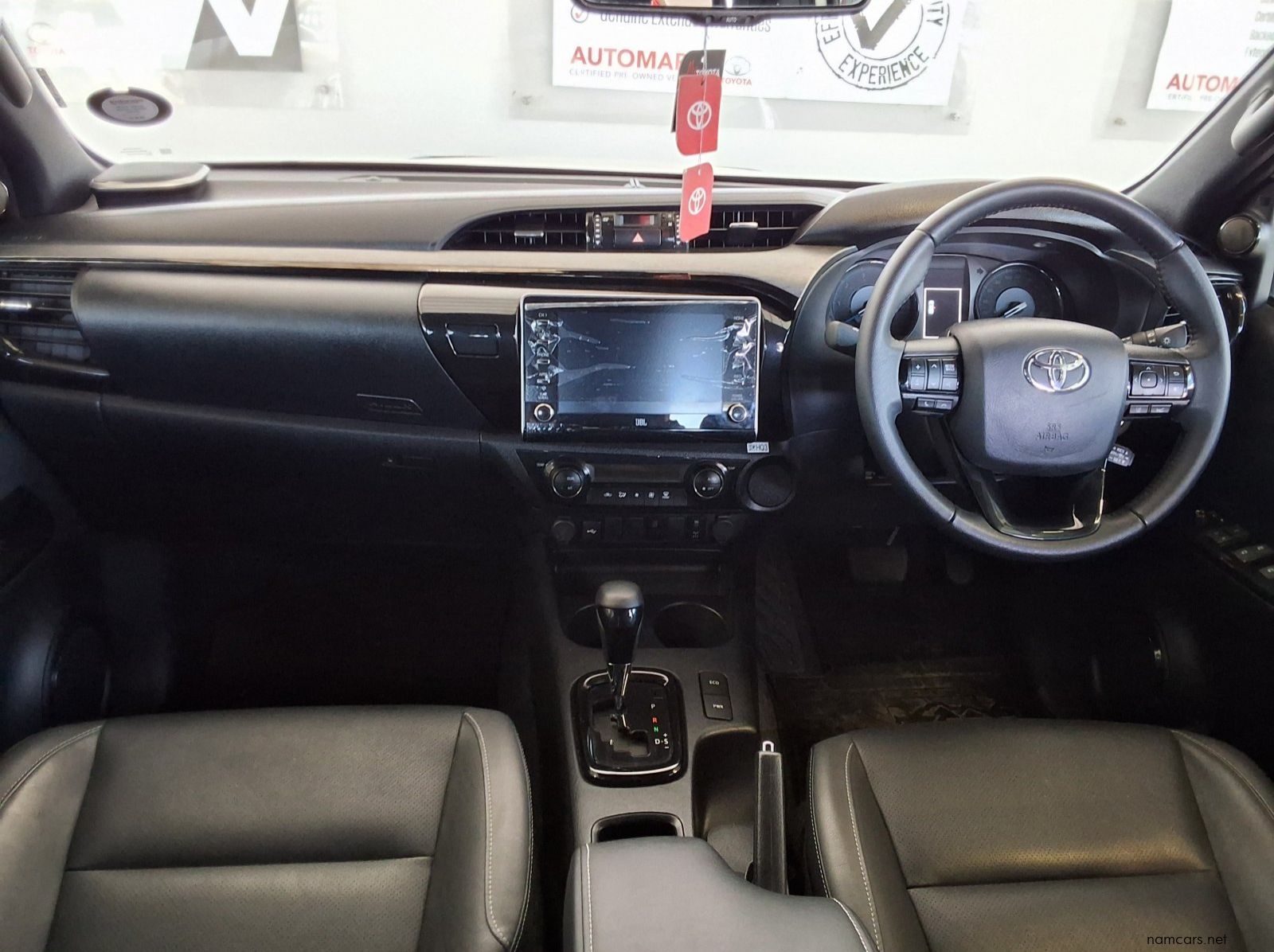 2026 Toyota Hilux Double Cab 2.8 RB LDRS AT MH pictures