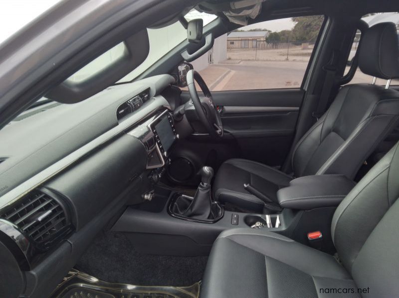 2023 Toyota HILUX 2.8 GD6 DCAB LGD MT pictures