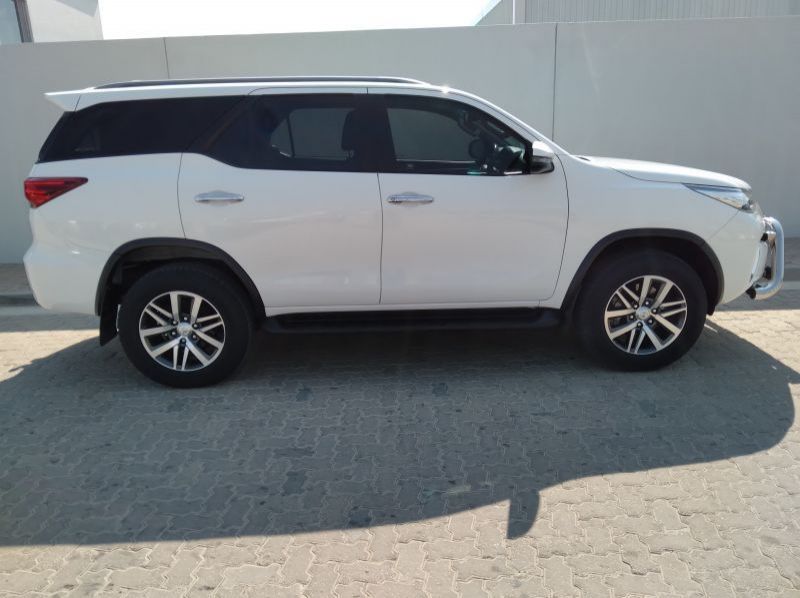 2019 Toyota FORTUNER 4.0 V6  4X4 AT pictures