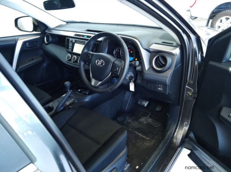 2019 Toyota RAV4 pictures