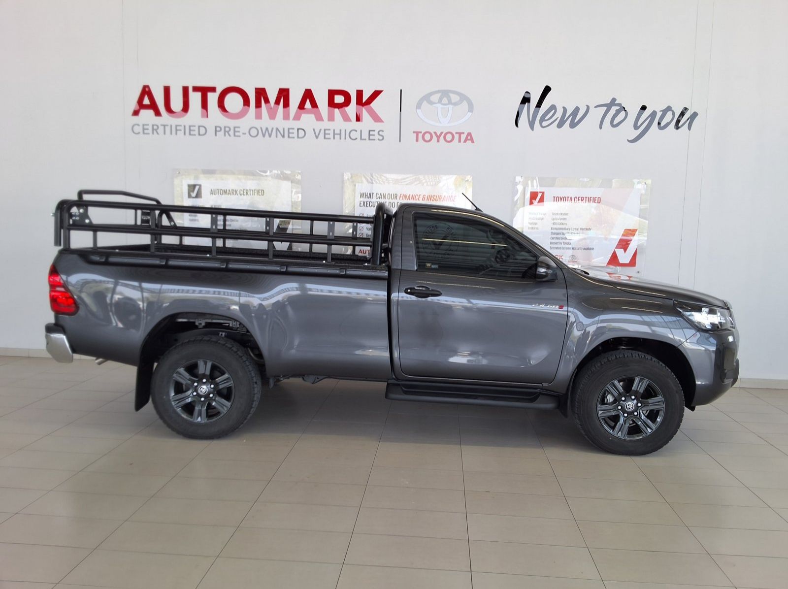 2026 Toyota Hilux Single Cab 2.4GD6 4X4 RAI AT pictures