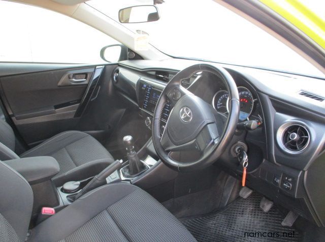2016 Toyota AURIS XI 1.6 pictures