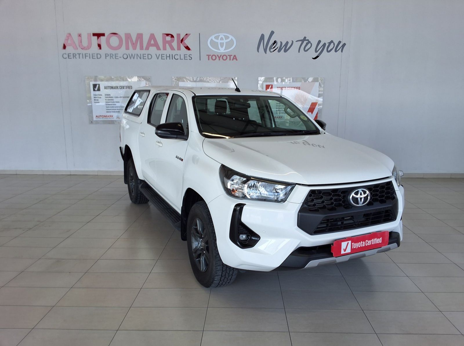 2025 Toyota Hilux Double Cab 2.4GD6 4X4 RAI AT pictures