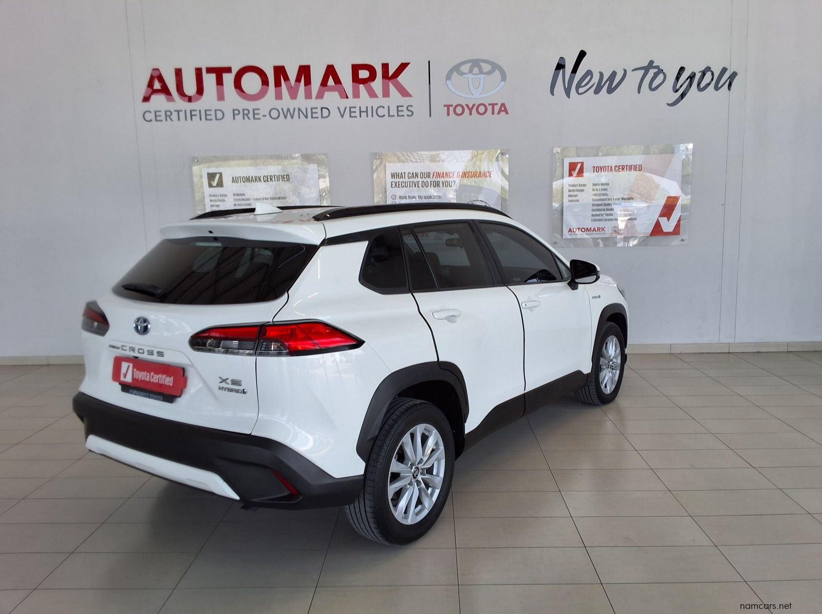 2024 Toyota Corolla Cross 1.8XS HEV pictures