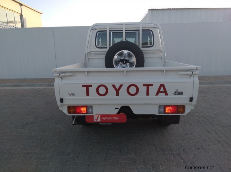 2022 Toyota 4.0 V6 LAND CRUISER P/UP DCAB MT pictures
