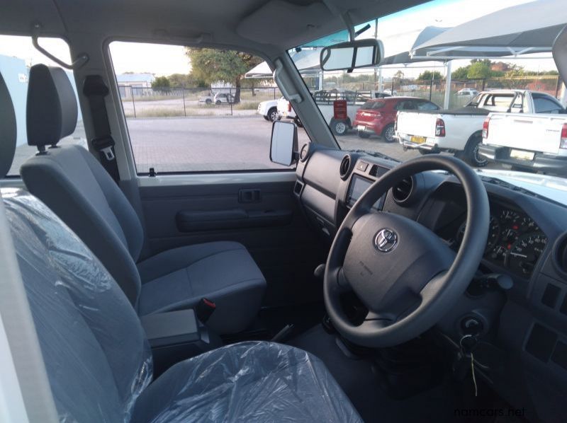 2022 Toyota 4.0 V6 LAND CRUISER P/UP DCAB MT pictures