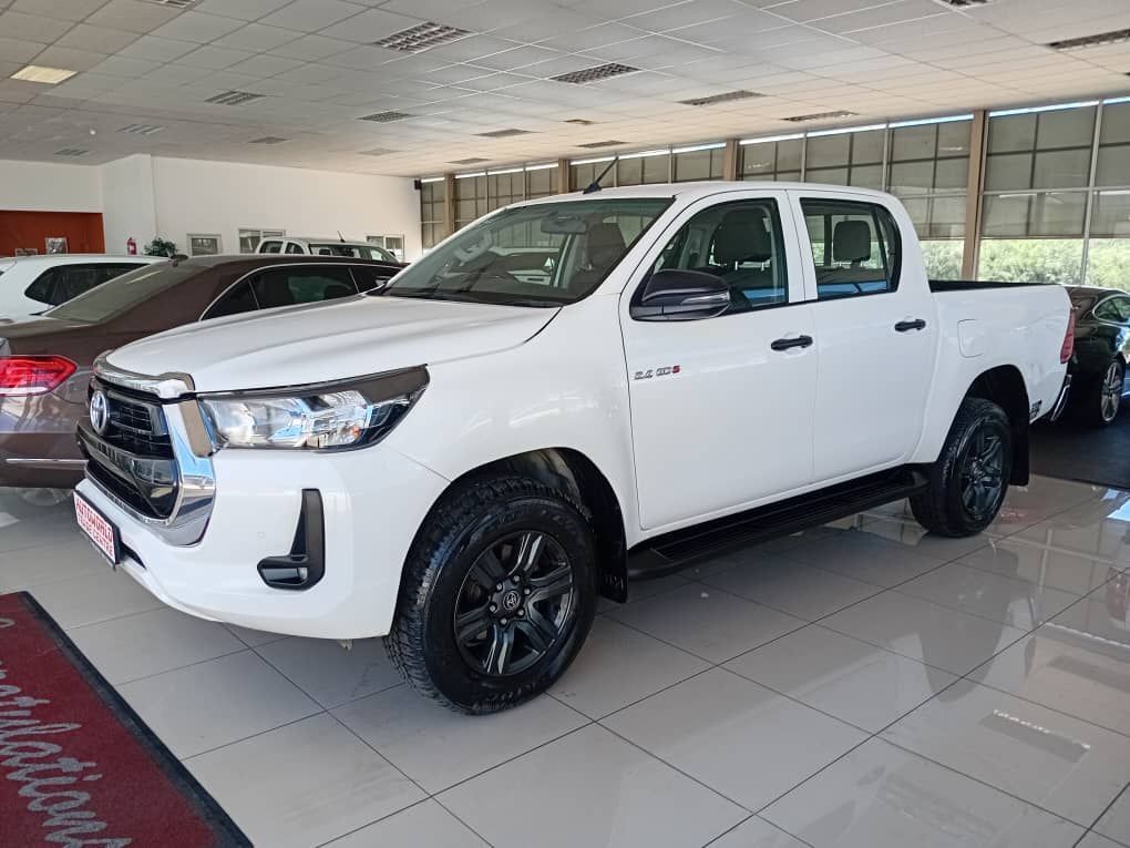 2023 Toyota Hilux 2.4Gd6 A/t D/c 4x4 photo