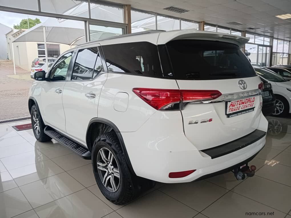 2017 Toyota Fortuner 2.4GD6 A/t 4x4 photo