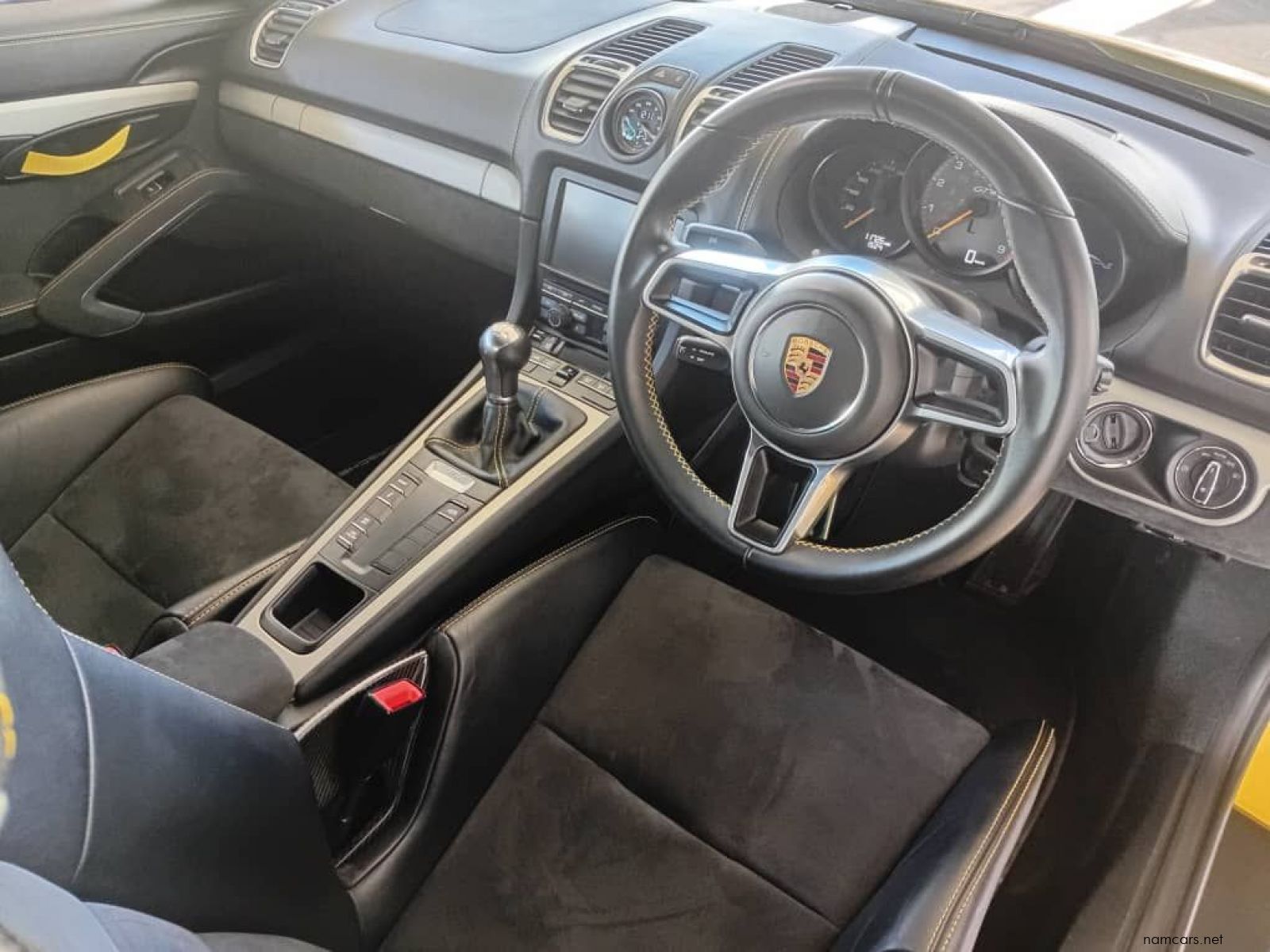 2016 Porsche Caymen GT4 photo