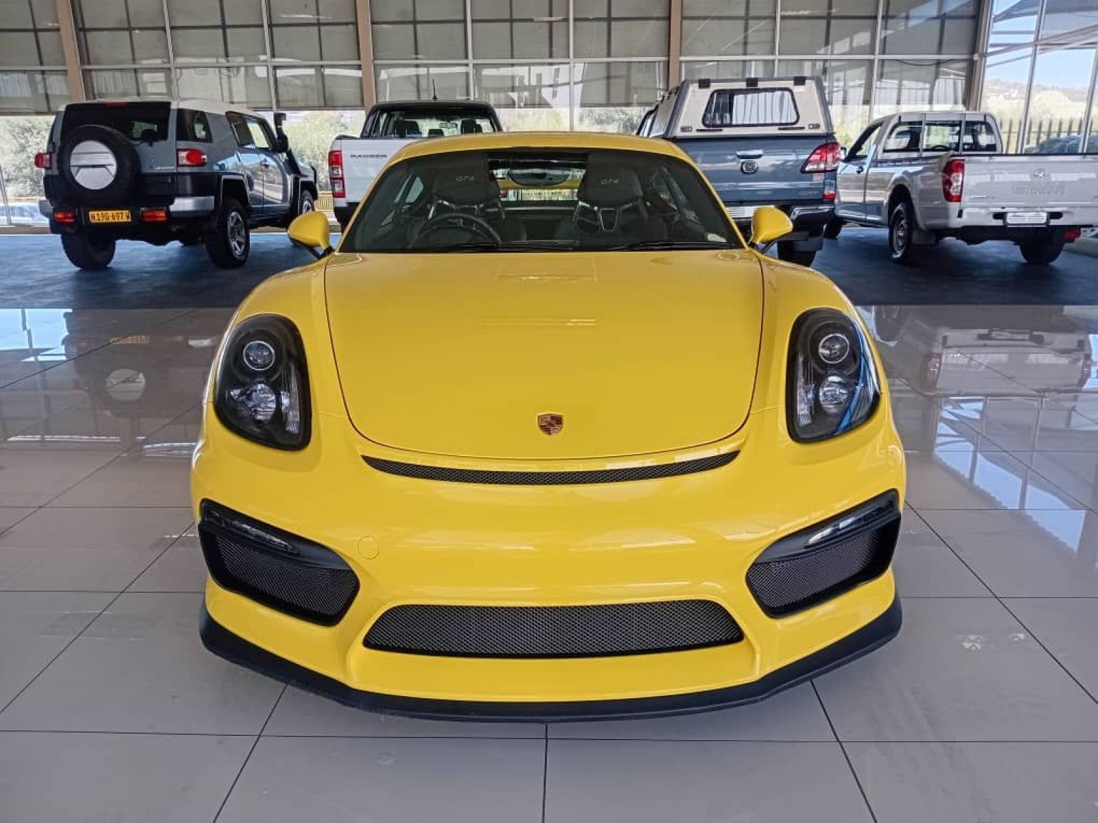 2016 Porsche Caymen GT4 photo