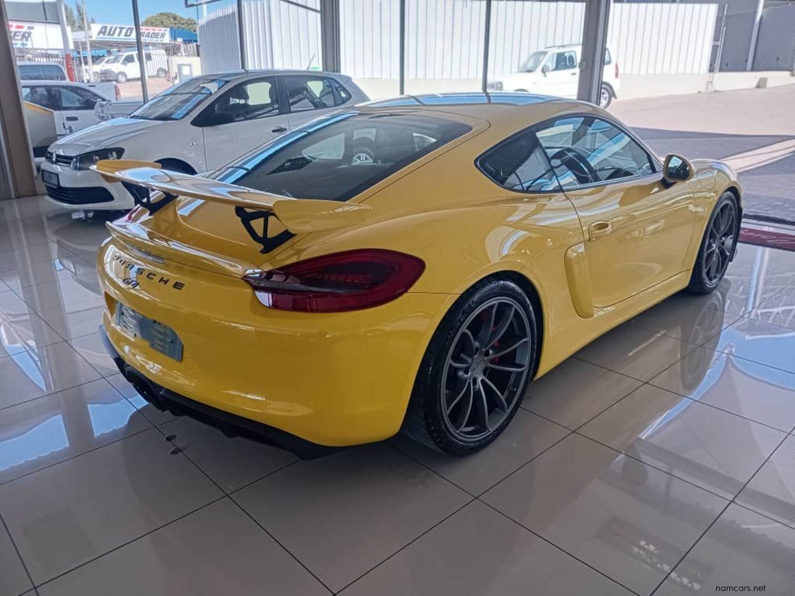 2016 Porsche Caymen GT4 photo