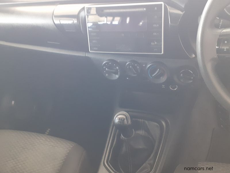 2017 Toyota Hilux 2.4GD6 D/C 4x4 SRX photo