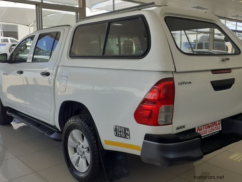 2017 Toyota Hilux 2.4GD6 D/C 4x4 SRX photo