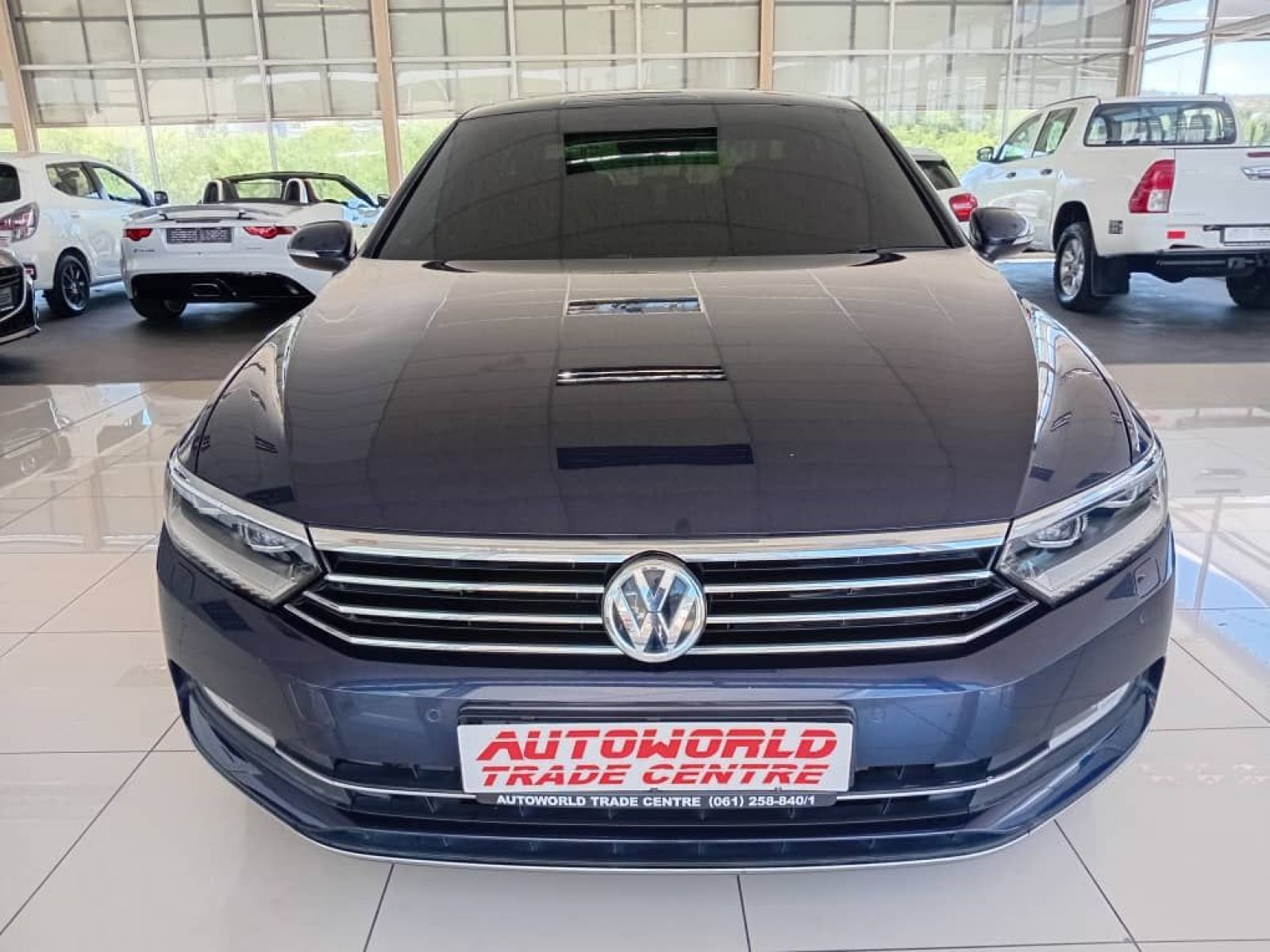 2015 Volkswagen Passat 1.8TSi DSG Hiline photo