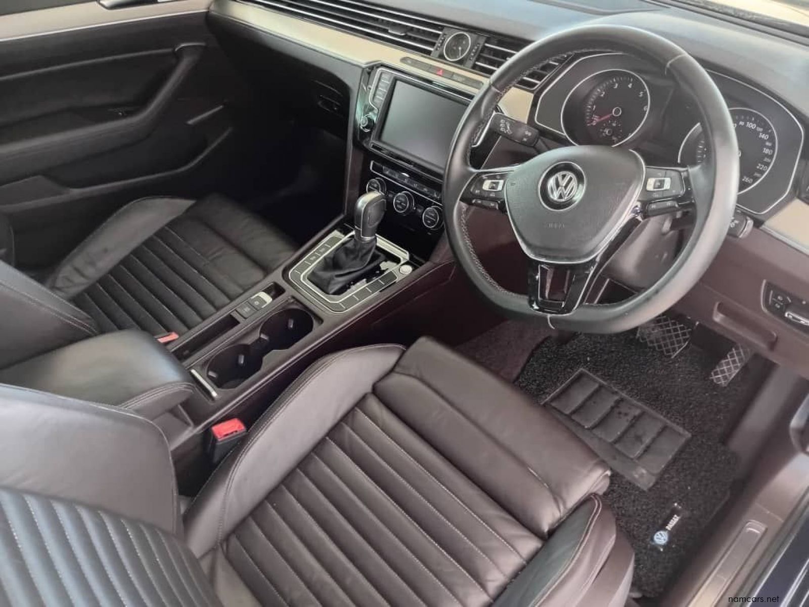 2015 Volkswagen Passat 1.8TSi DSG Hiline photo