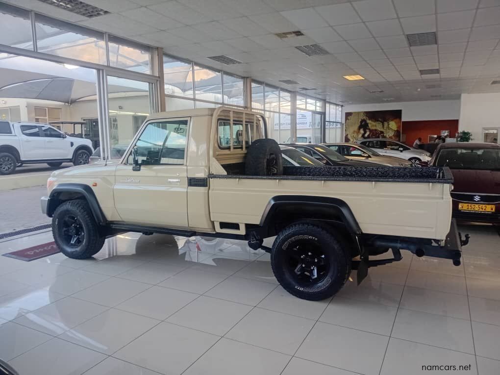 2017 Toyota Land Cruiser 4.5 v8 TDi S/c 4x4 photo
