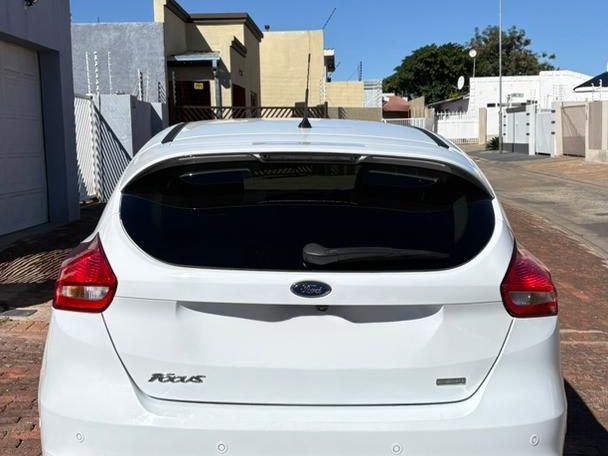 2015 Ford Focus 1.0 Ecoboost Ambiente photo