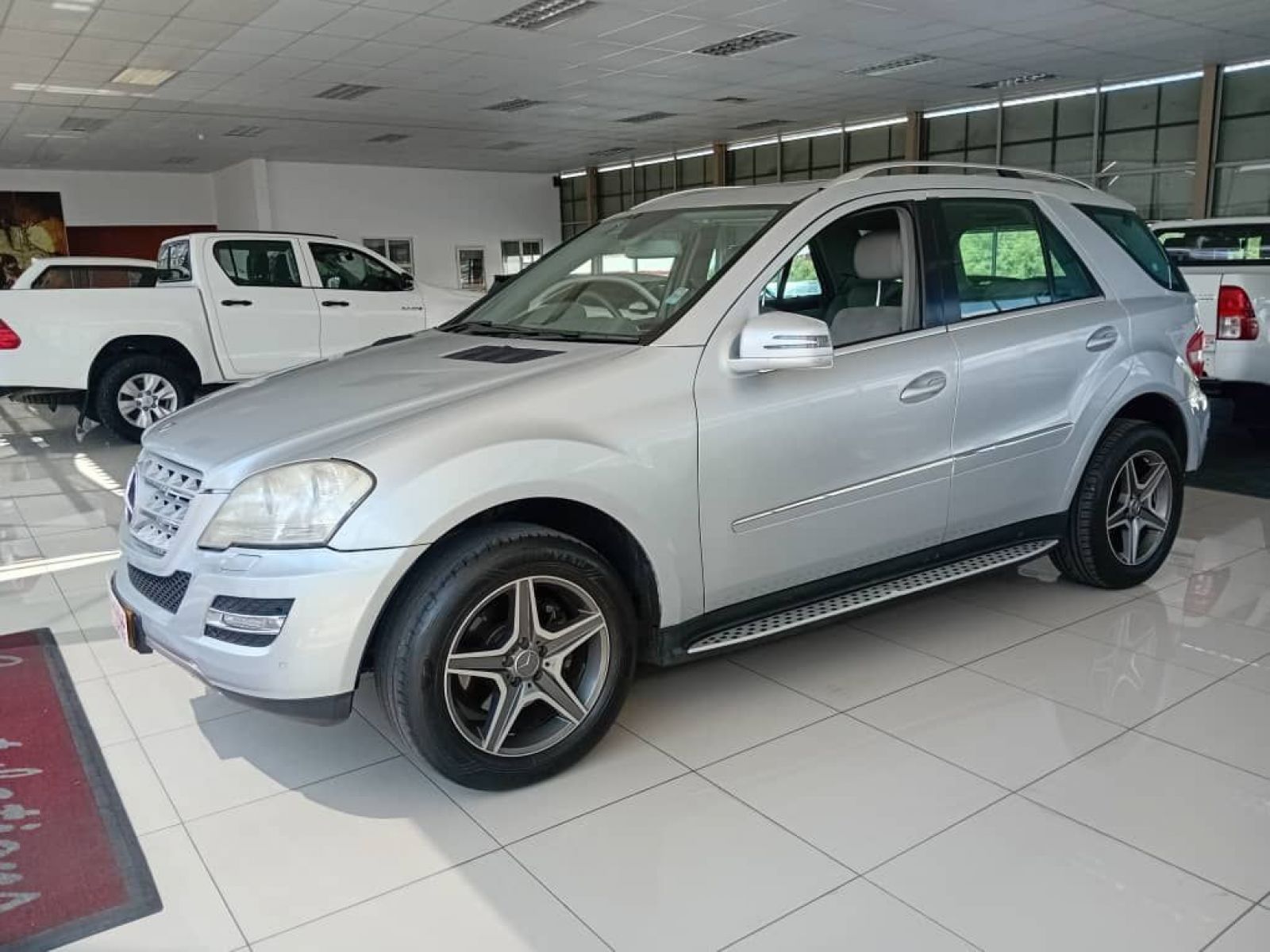2012 Mercedes-Benz ML 350CDi A/t 4Motion photo