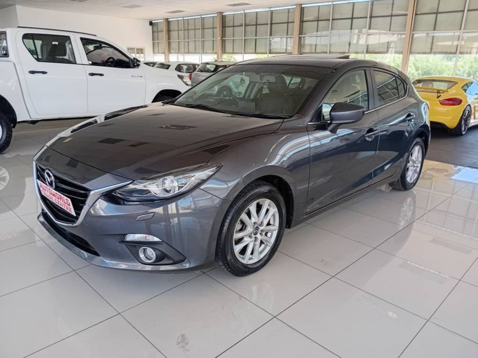 2015 Mazda Mazda 3 Active 1.5 A/t photo