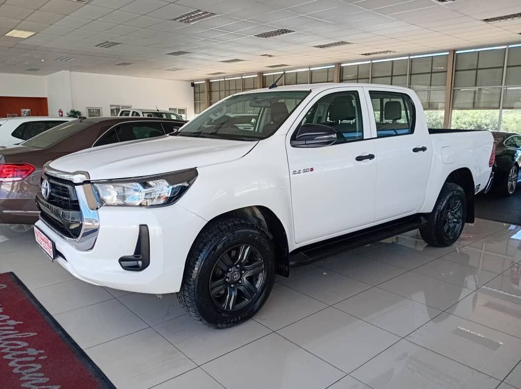 2023 Toyota Hilux 2.4Gd6 A/t D/c 4x4 pictures