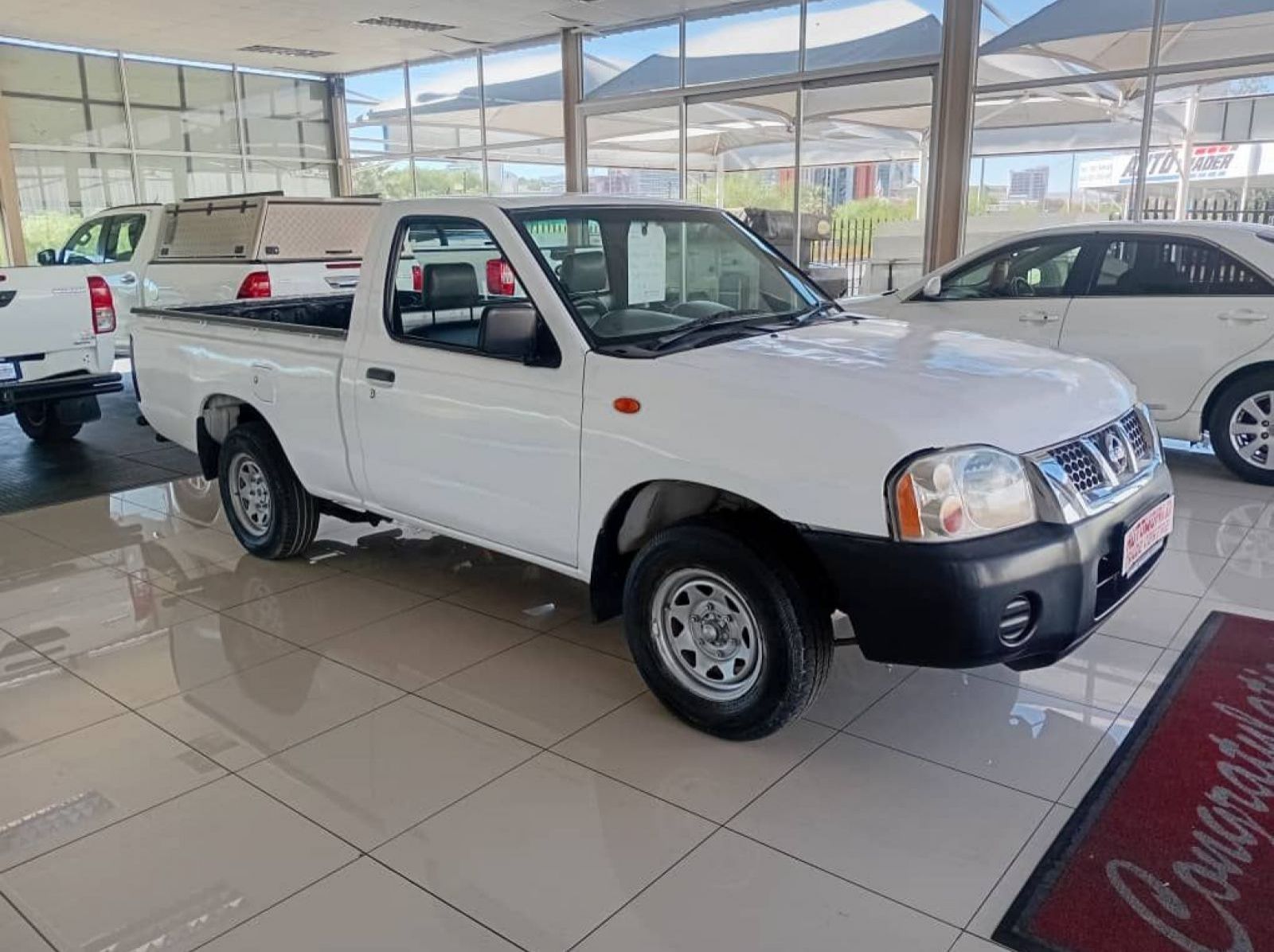 Used Nissan Np300 2.4i S/c 4x2  for sale in Windhoek, Namibia