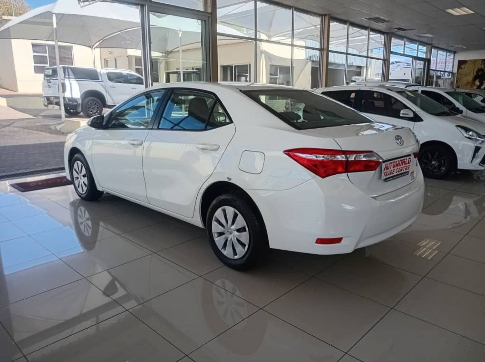 2023 Toyota Corolla 1.8 Quest pictures