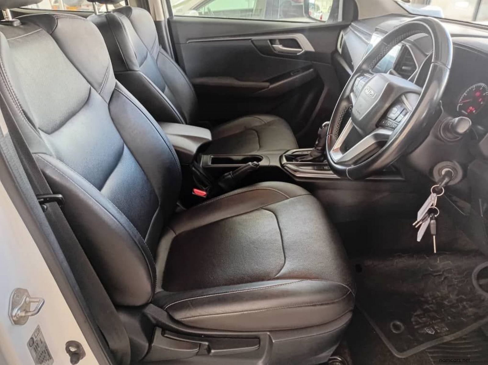 2023 Isuzu D-Max 1.9Ddi D/c A/t 4x4 LS pictures