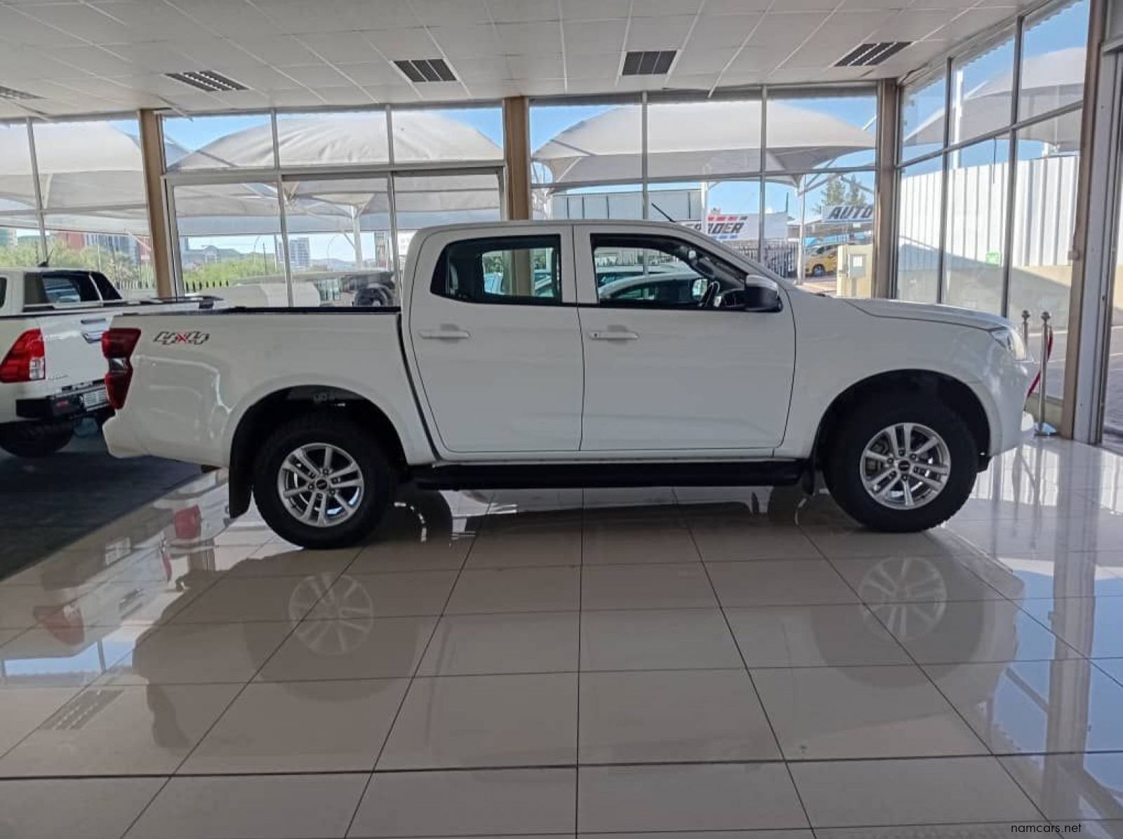 2023 Isuzu D-Max 1.9Ddi D/c A/t 4x4 LS pictures