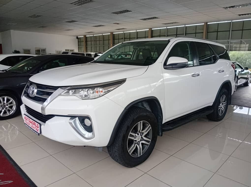 2017 Toyota Fortuner 2.4GD6 A/t 4x4 pictures