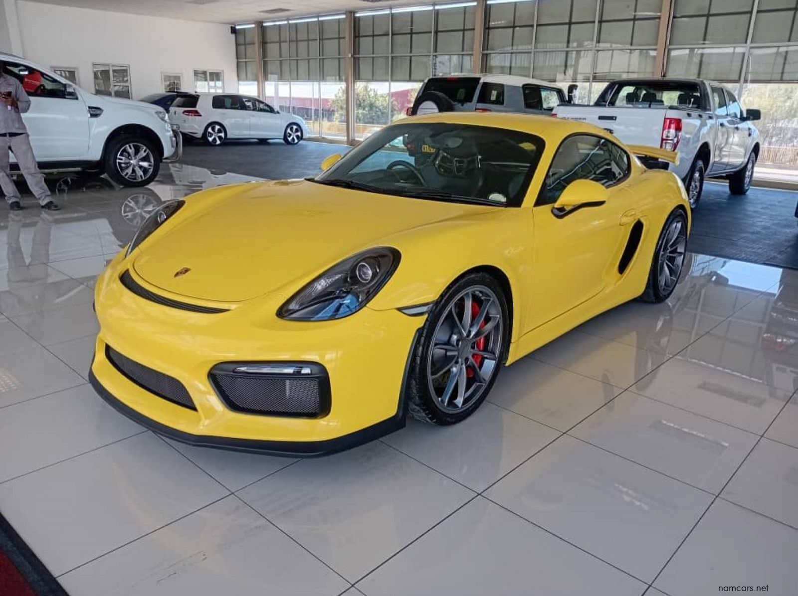 2016 Porsche Caymen GT4 pictures