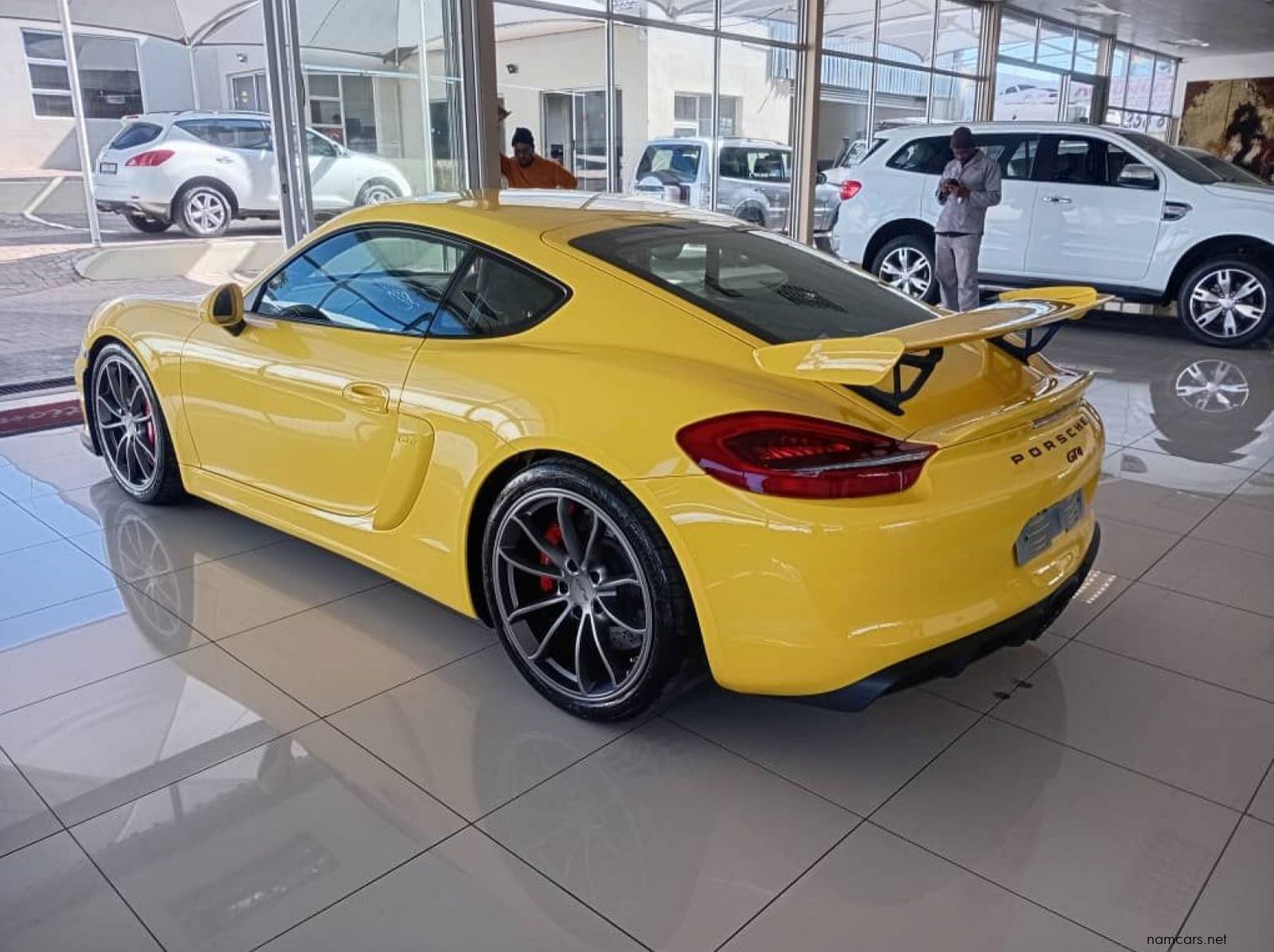 2016 Porsche Caymen GT4 pictures