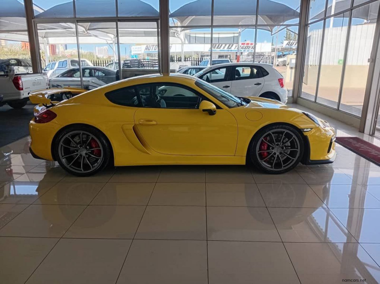 2016 Porsche Caymen GT4 pictures