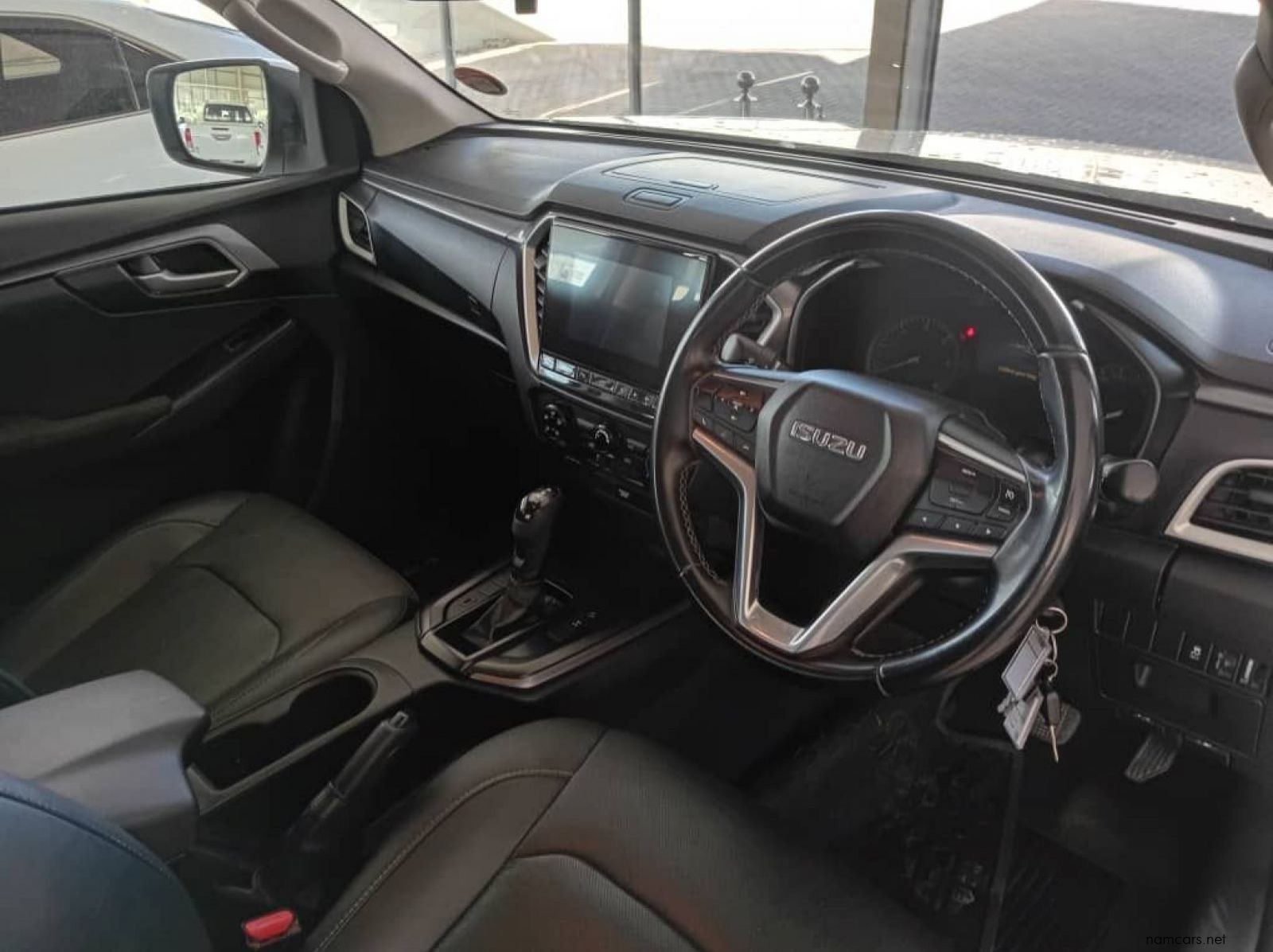 2022 Isuzu D-Max 1.9Ddi D/C A/T 4x4 LS pictures