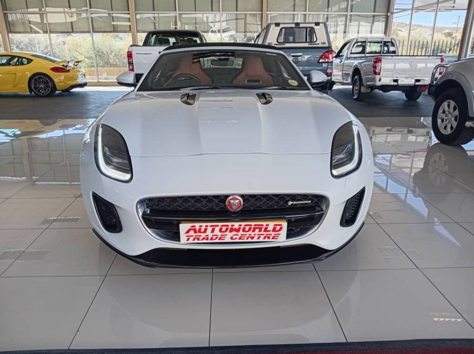2018 Jaguar F-Type 2.0i Convertible R-Dynamic 221kw pictures