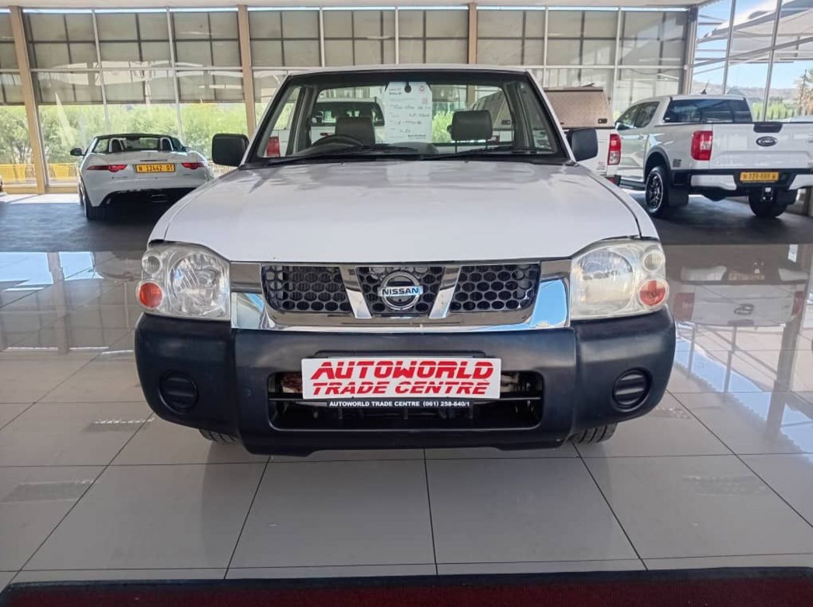 2012 Nissan NP300 2.0i S/C 4x2 pictures