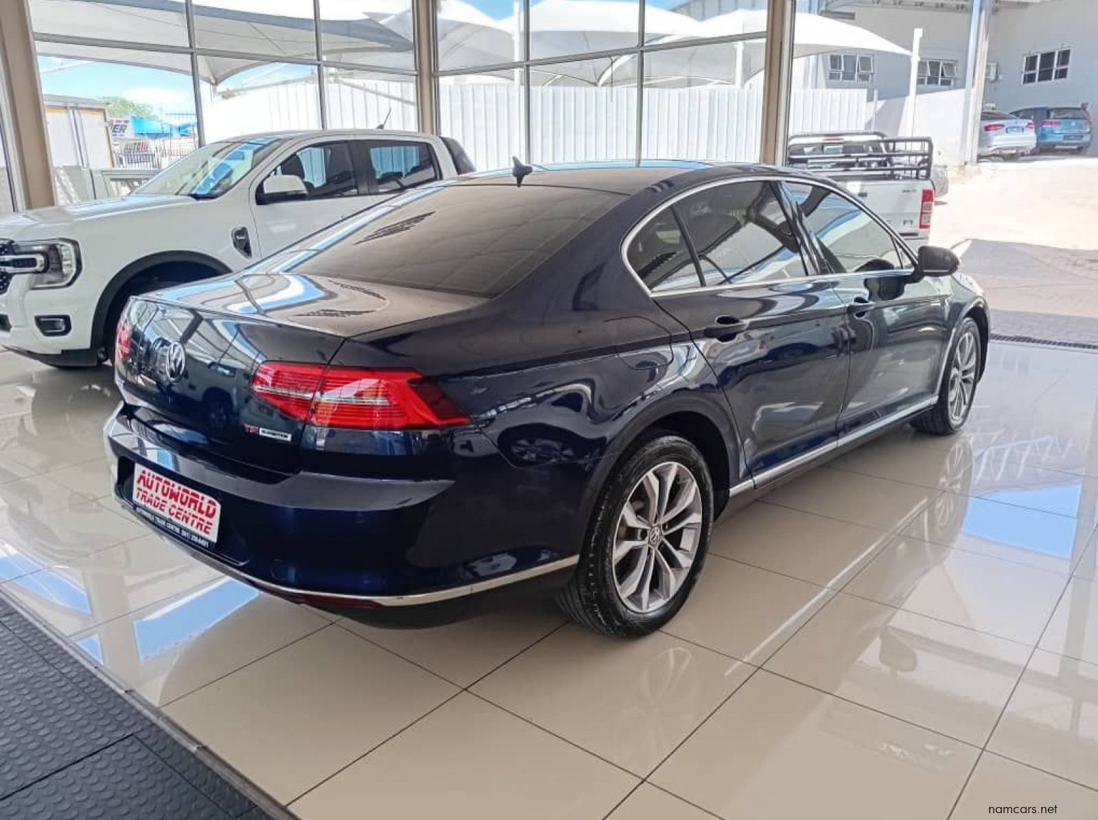 2015 Volkswagen Passat 1.8TSi DSG Hiline pictures