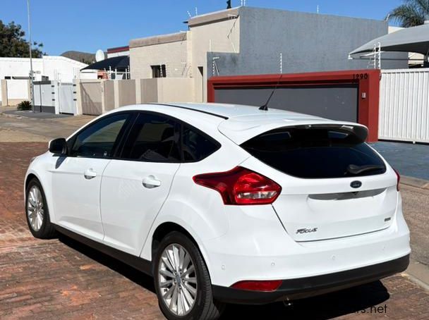 2015 Ford Focus 1.0 Ecoboost Ambiente pictures